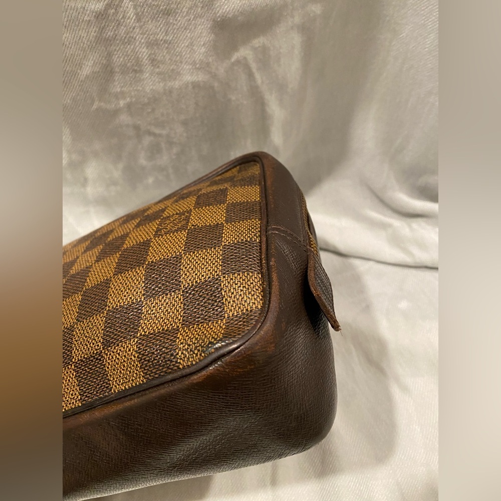 Louis Vuitton Damier Clutch/Pouch - Picture 7 of 16